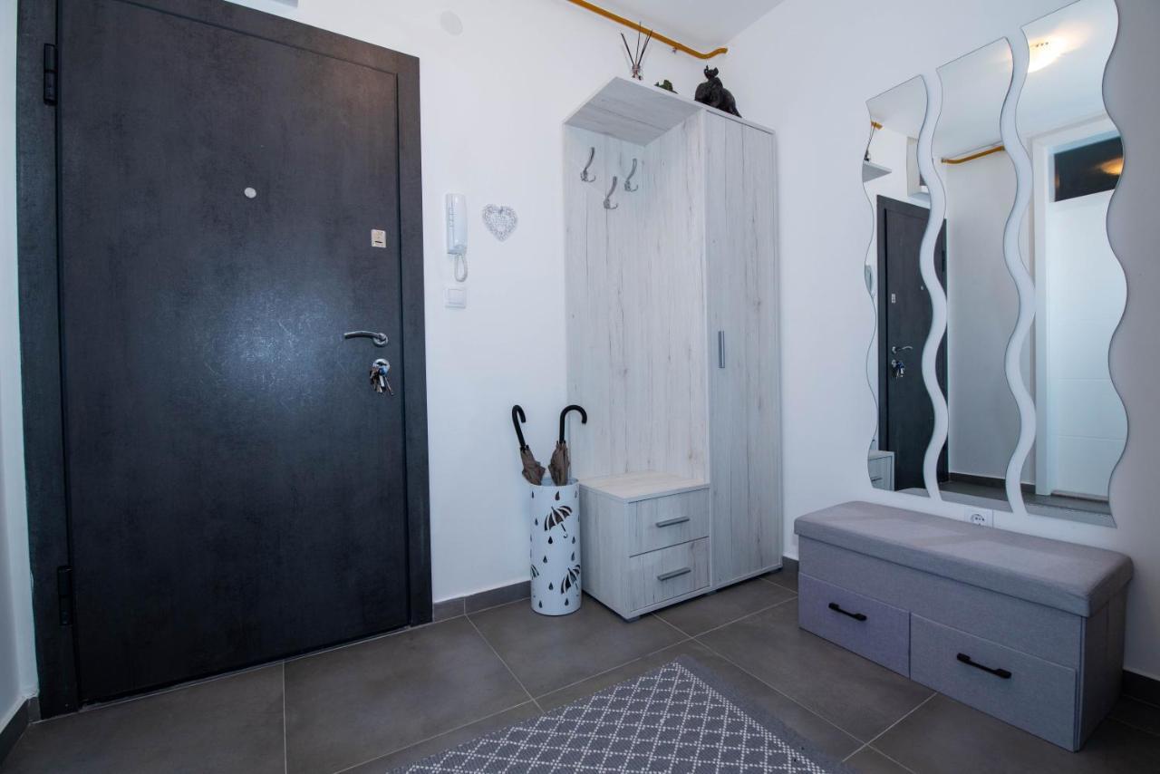Athena Apartman Lukavica Luaran gambar