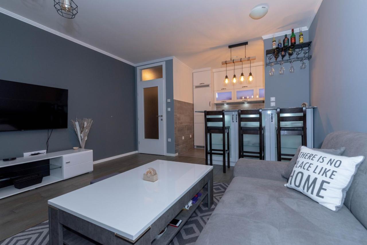 Athena Apartman Lukavica Luaran gambar