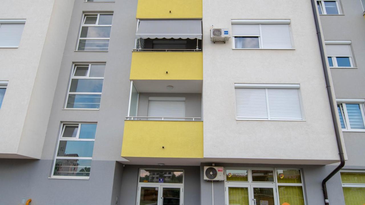 Athena Apartman Lukavica Luaran gambar