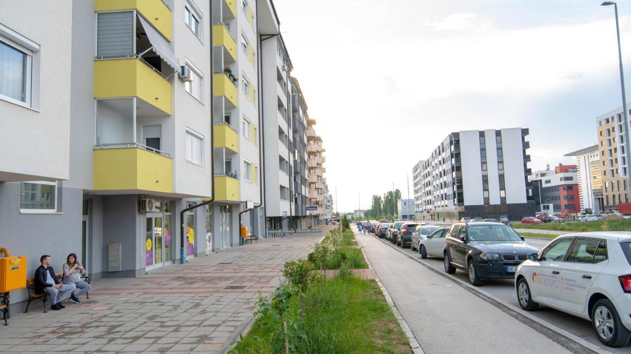 Athena Apartman Lukavica Luaran gambar