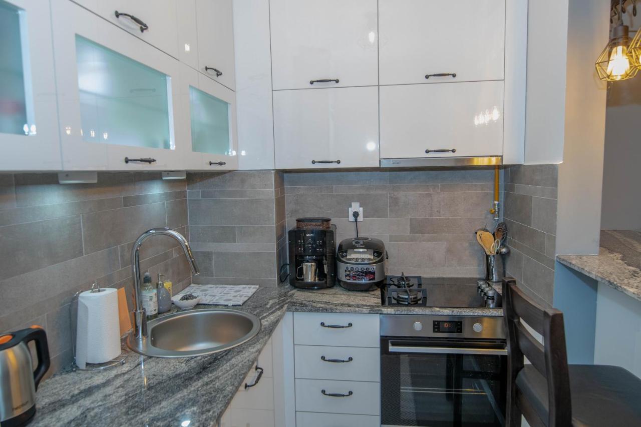 Athena Apartman Lukavica Luaran gambar