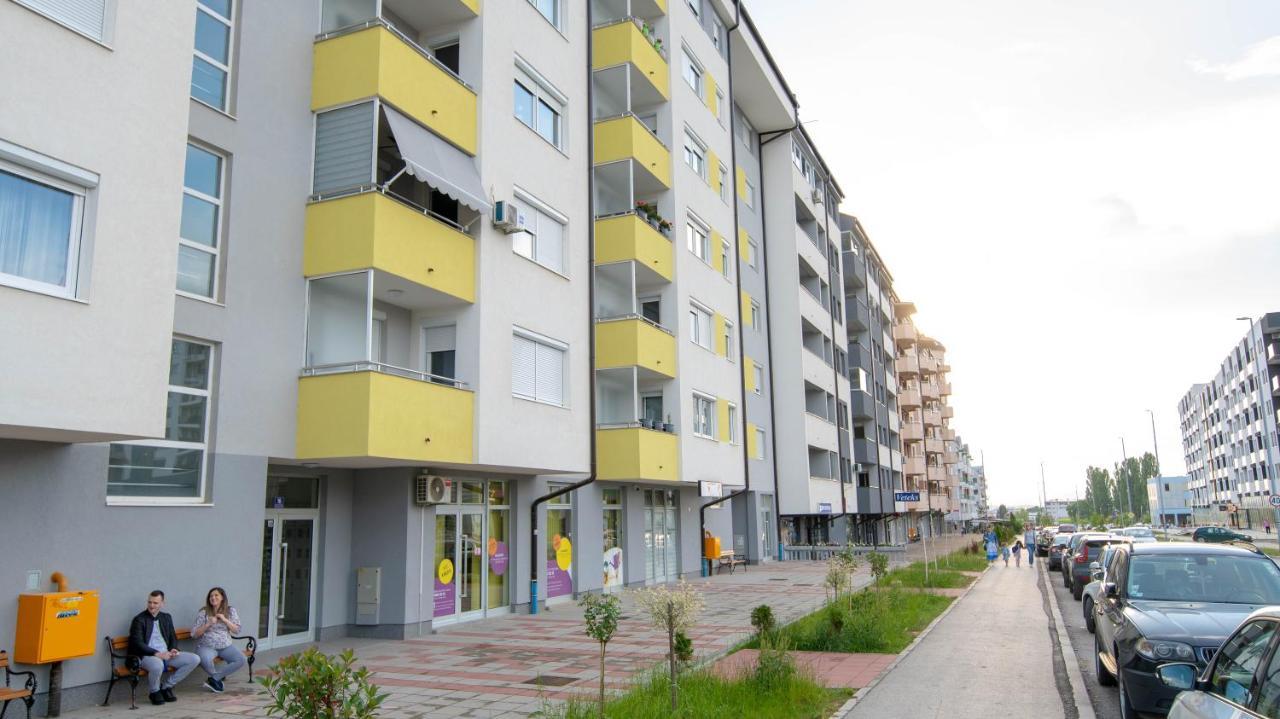 Athena Apartman Lukavica Luaran gambar