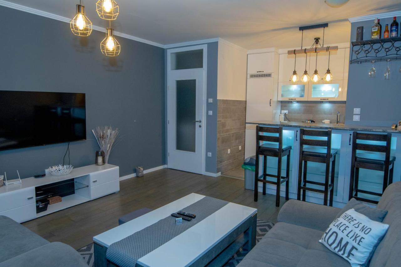 Athena Apartman Lukavica Luaran gambar